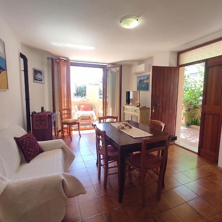 Casa Goletta Soggiorno Per 4 A 2 Minuti Dalla Spiaggia Iunq0334 Cala Gonone Exterior foto